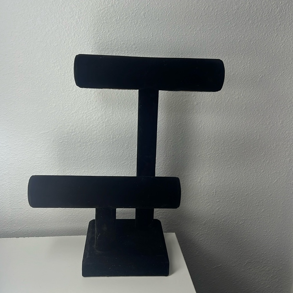 Black velvet necklace / jewelry holder